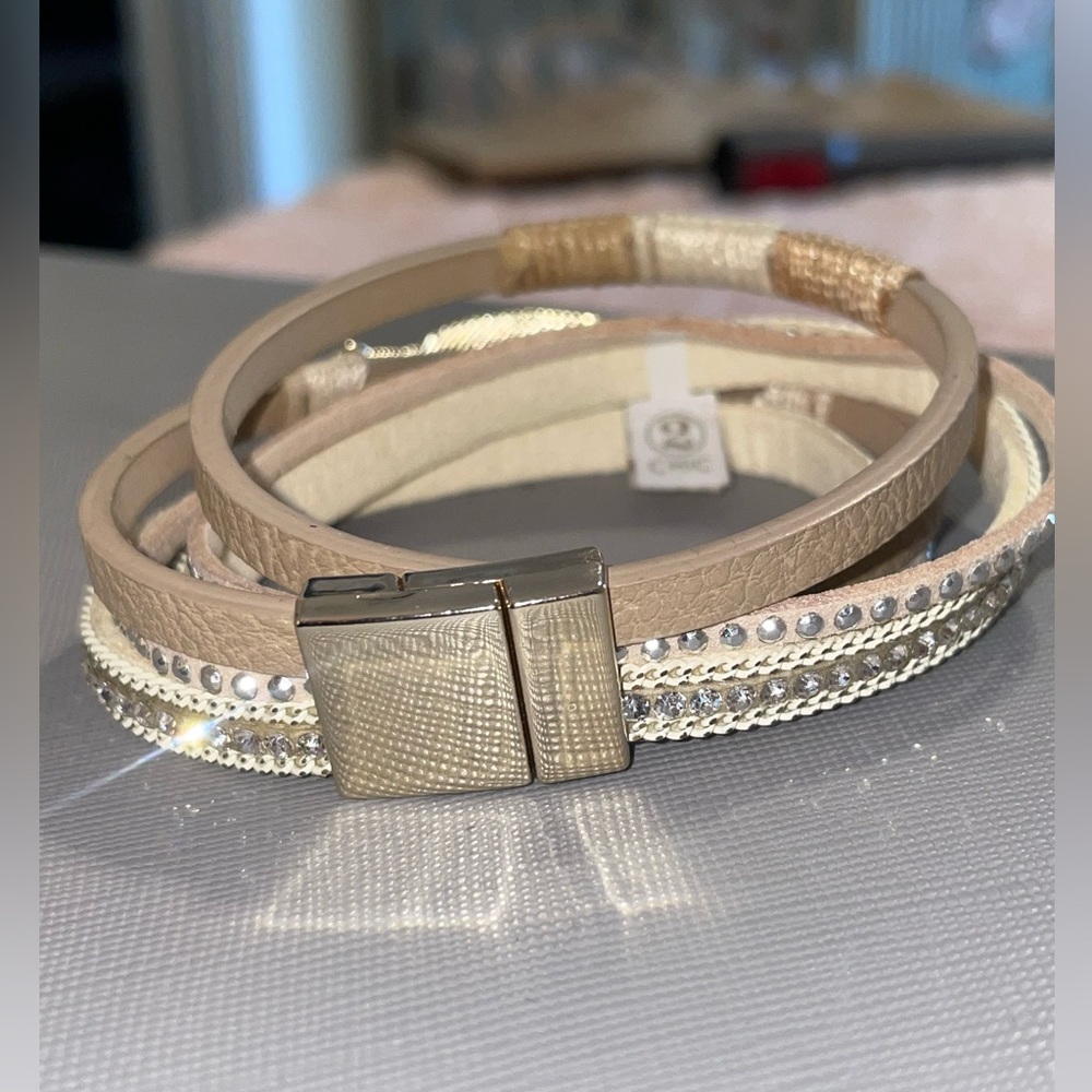 2chic bracelet - Picture 2 of 3